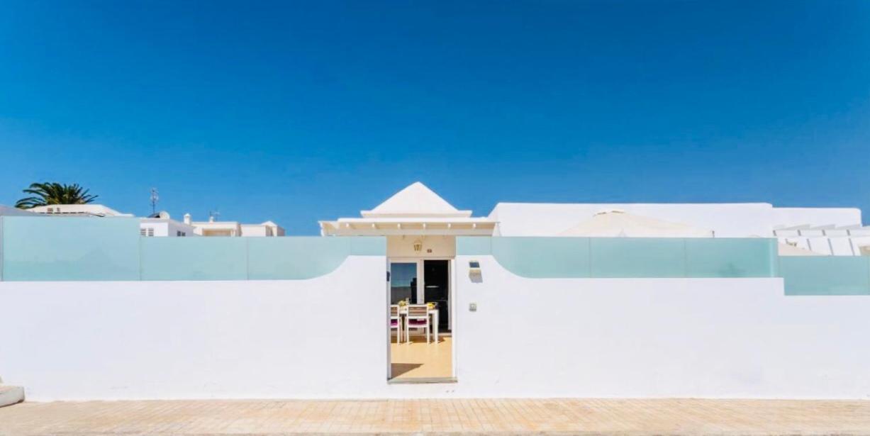 The Little White House, Flower 9 Playa Honda (Lanzarote)