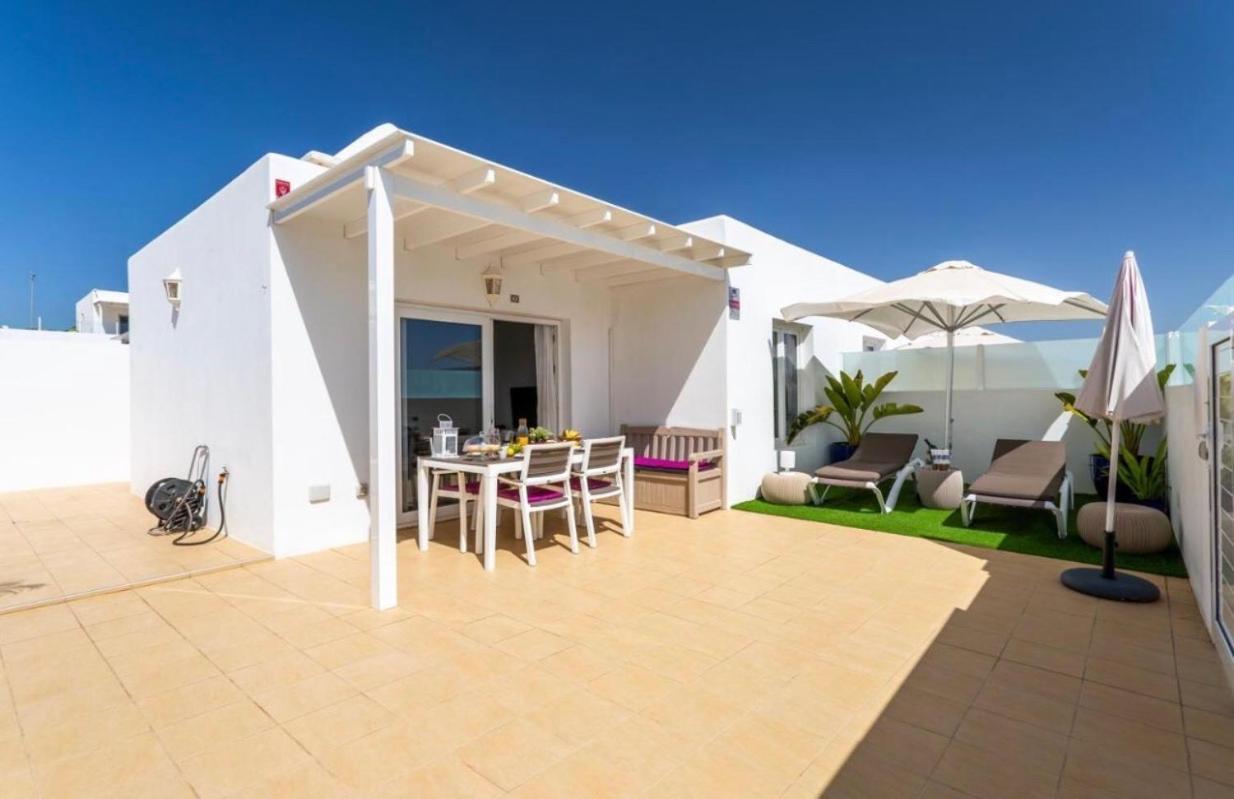 The Little White House, Flower 9 Playa Honda (Lanzarote)